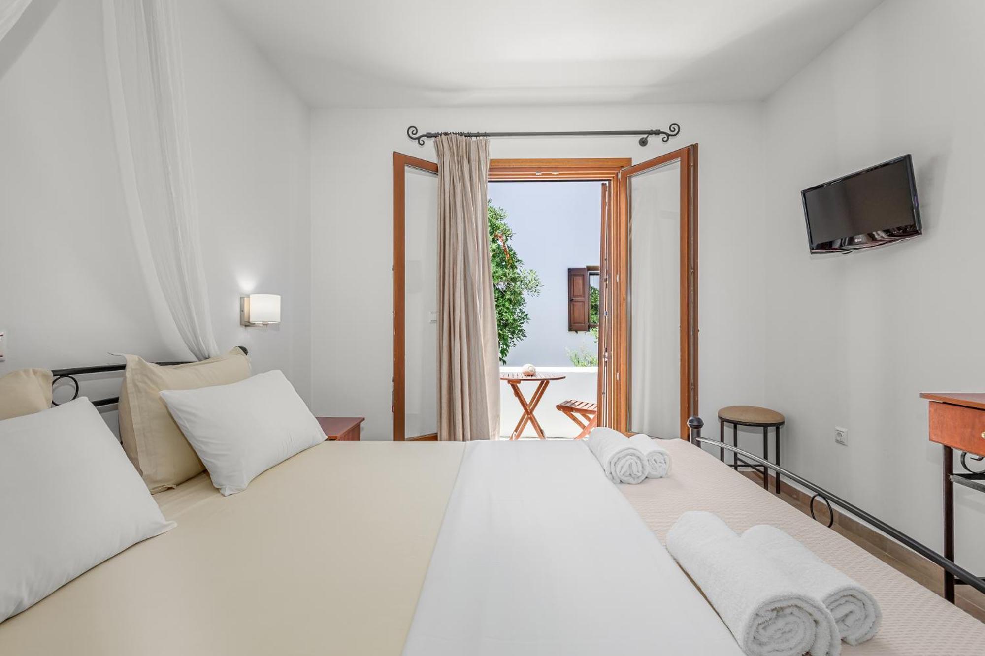 Anemonisia Skyrian Living Apartment