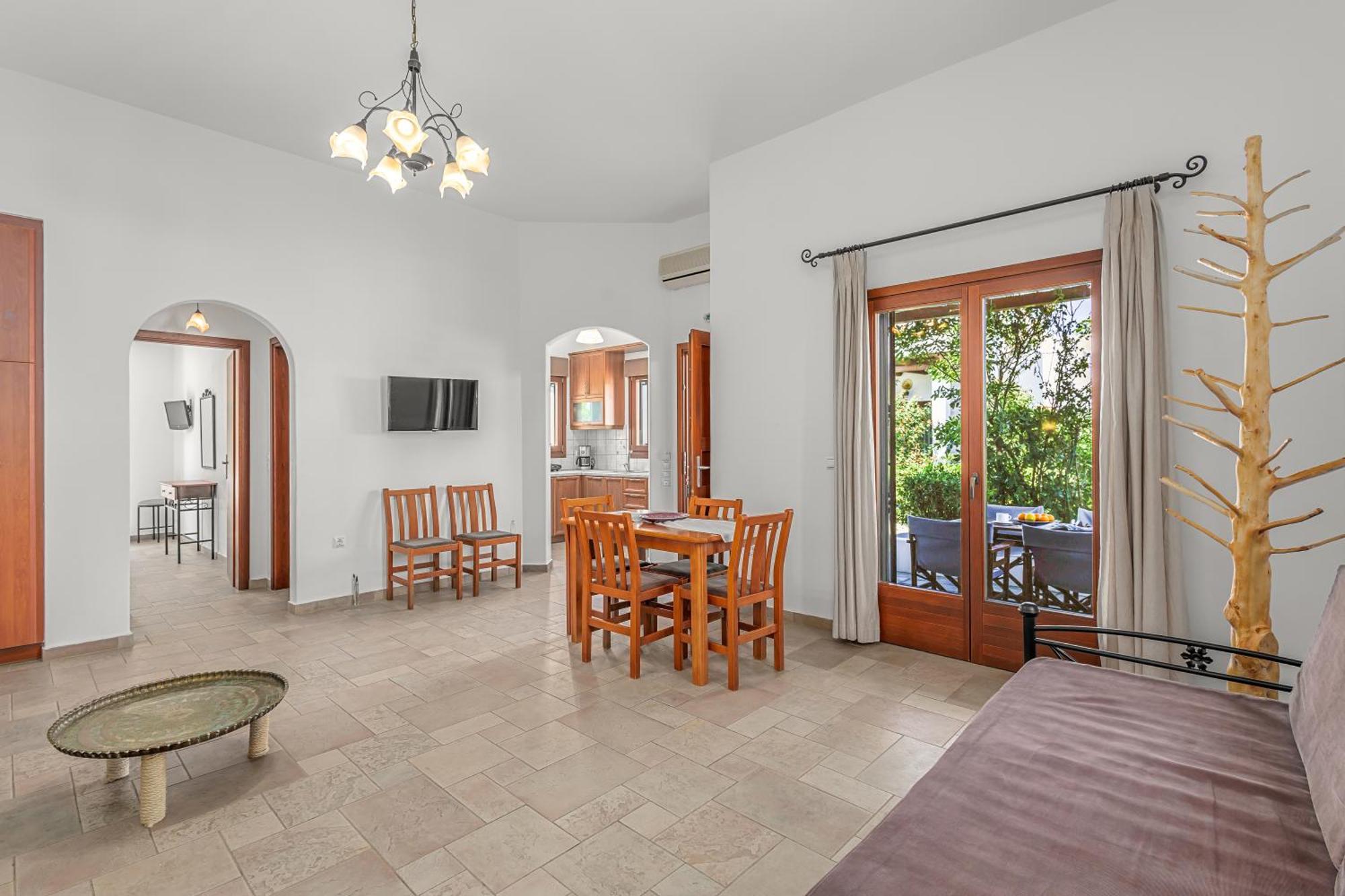 Apartment Anemonisia Skyrian Living